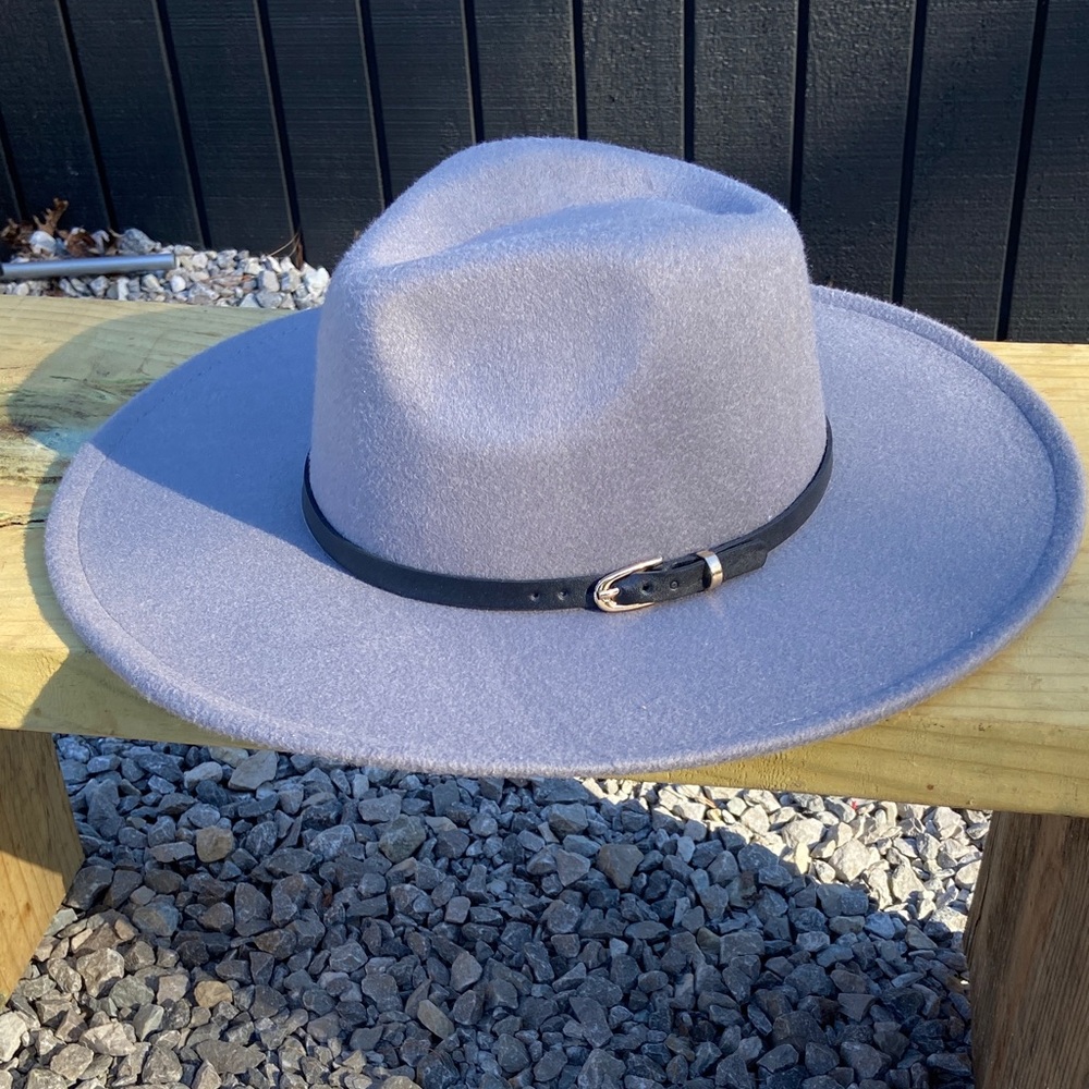 Gray hat